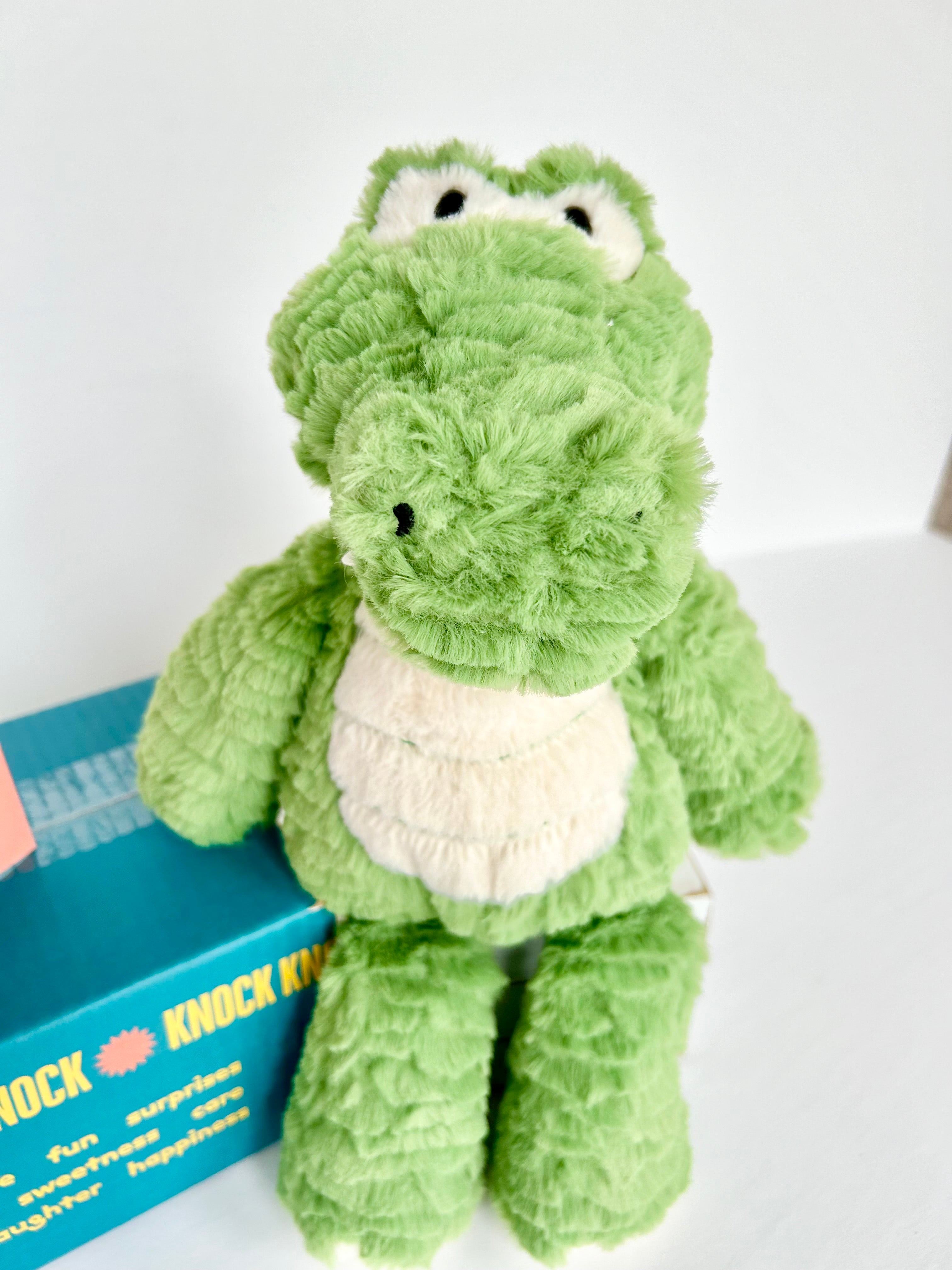 BoxFull of Hugs | Alligator