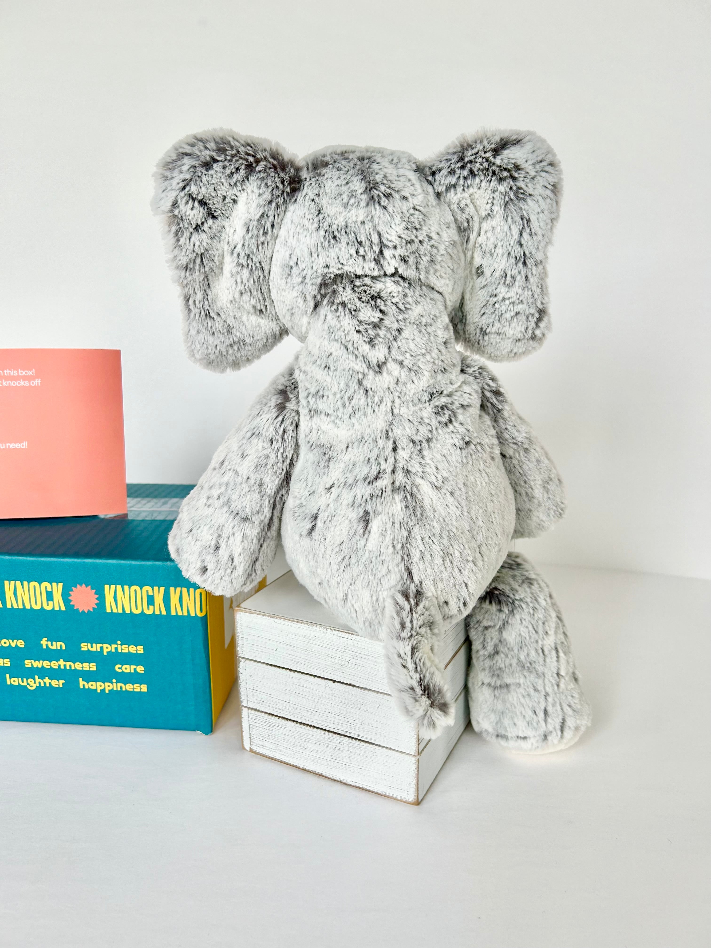 BoxFull of Hugs | Elephant